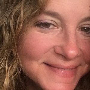 Meet your Posher, Debbie